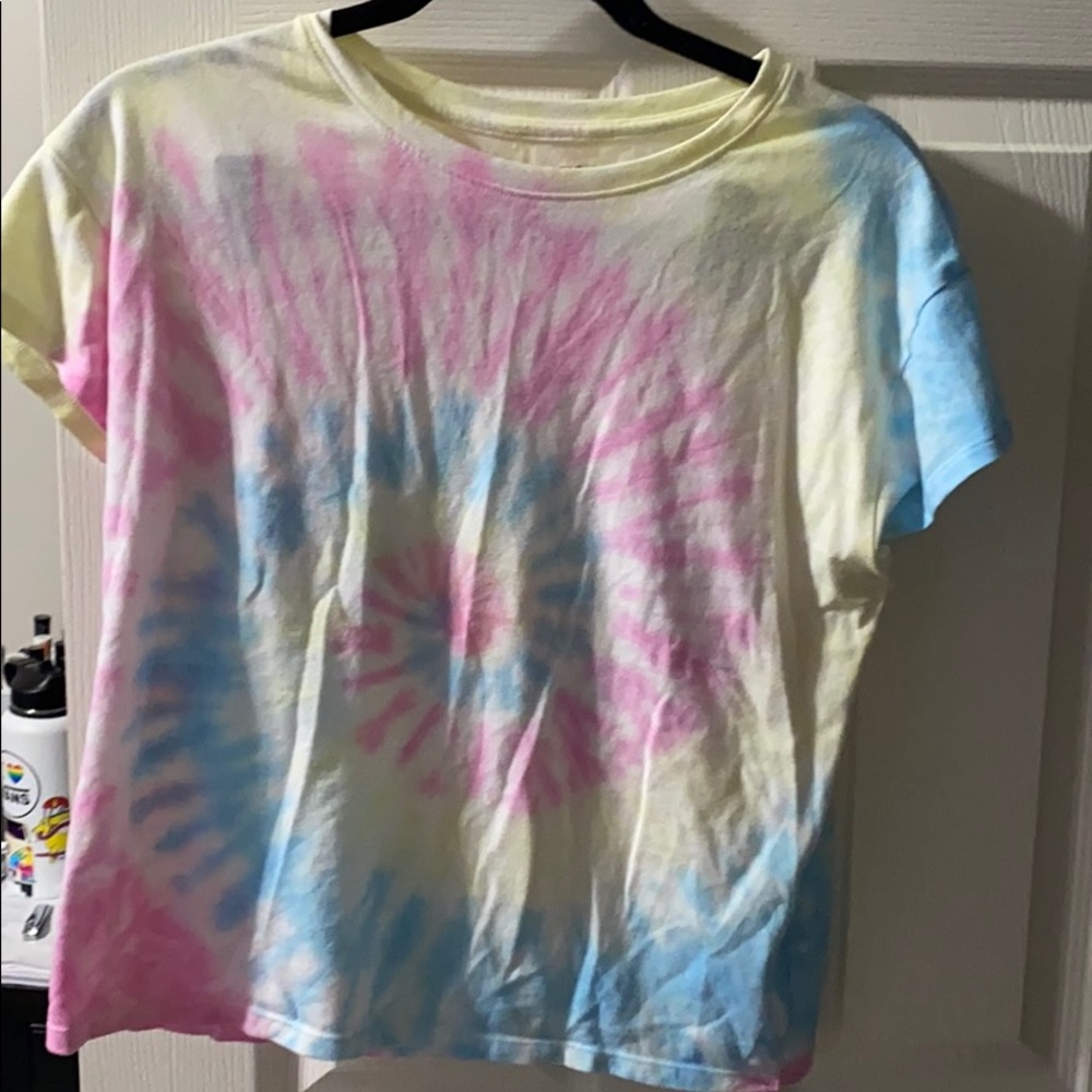 Women’s tie-dye crop top